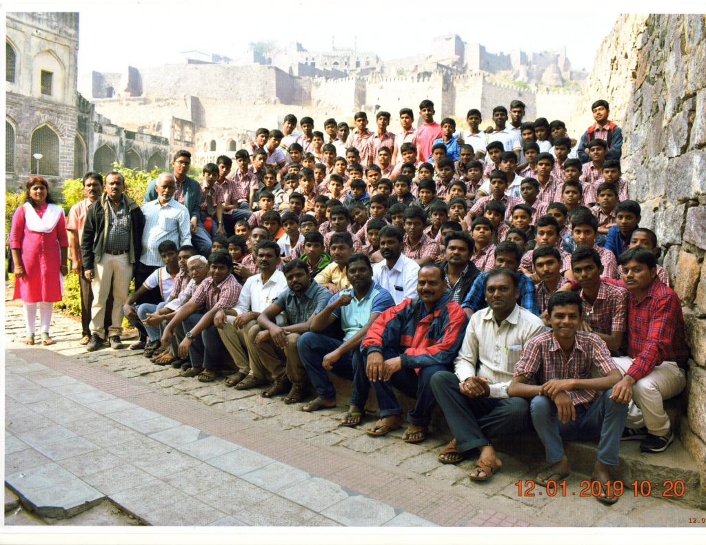 Sri Navanandi School Educational Tour Teachers and Students Photos Golconda